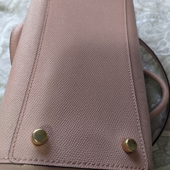 Coach bag 💕 - Picture 6 of 14